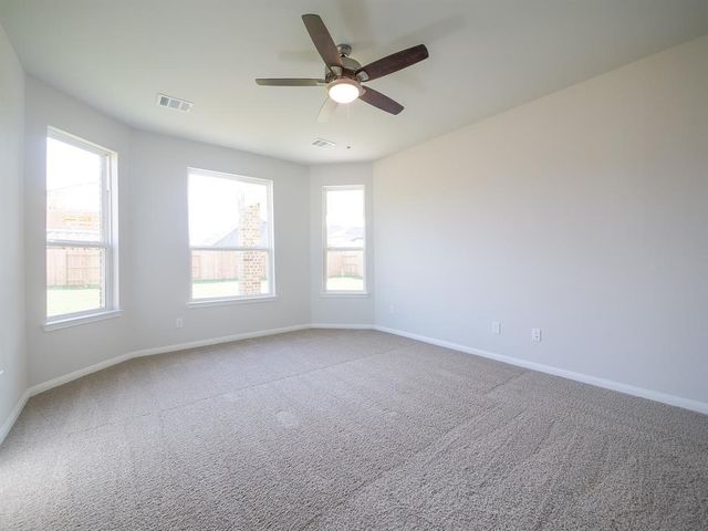 8 Carmel Dr, Manvel, TX 77578
