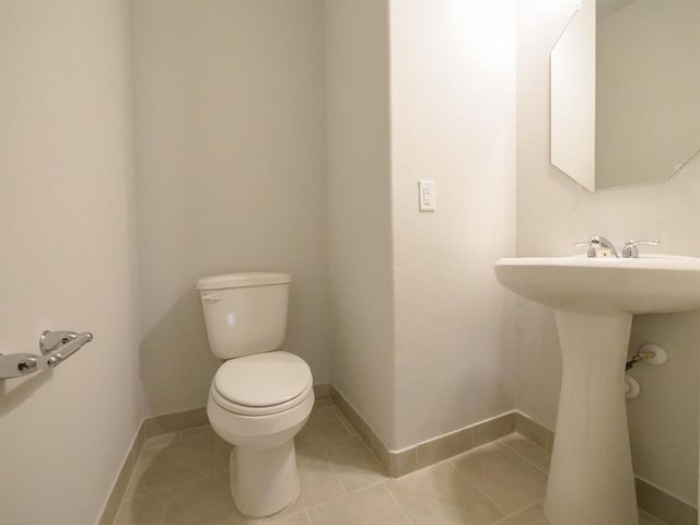 8 Carmel Dr, Manvel, TX 77578