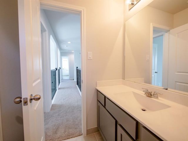 8 Carmel Dr, Manvel, TX 77578
