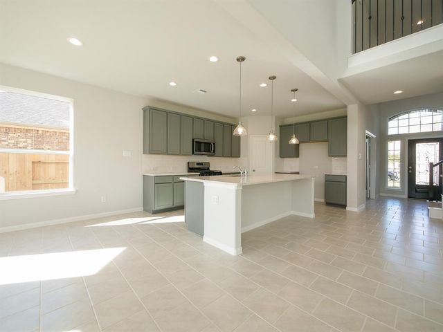 8 Carmel Dr, Manvel, TX 77578