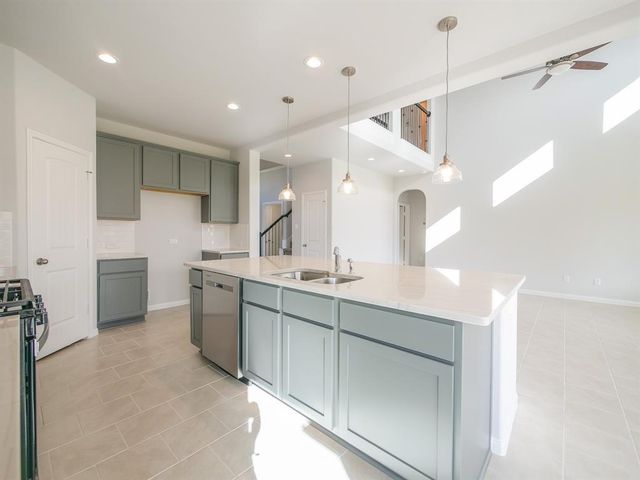 8 Carmel Dr, Manvel, TX 77578