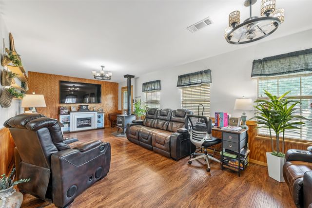 15250 FM 858, Athens, TX 75752