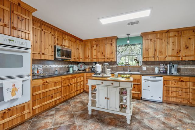 15250 FM 858, Athens, TX 75752