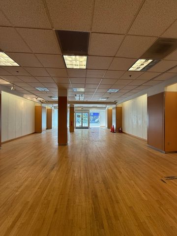 3145 N Lincoln Avenue, Chicago, IL 60657