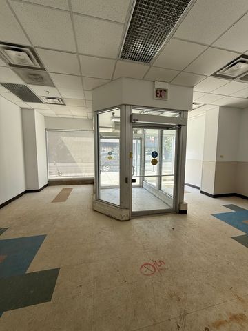 3145 N Lincoln Avenue, Chicago, IL 60657