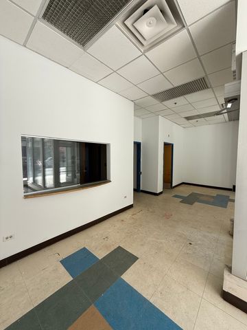 3145 N Lincoln Avenue, Chicago, IL 60657