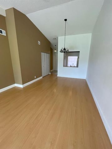 2363 SW 15th Street 82, Deerfield Beach, FL 33442