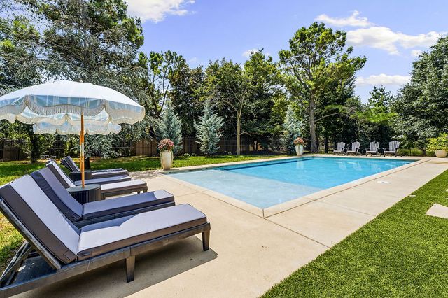 12 W Leiston Drive, Rogers, AR 72758