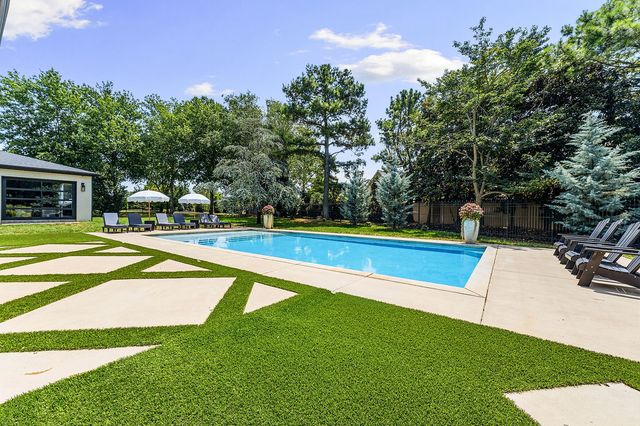 12 W Leiston Drive, Rogers, AR 72758
