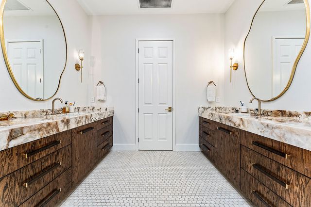 12 W Leiston Drive, Rogers, AR 72758