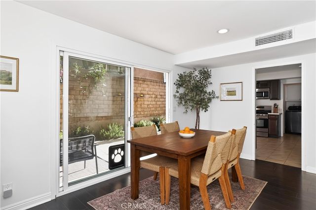 5275 Colodny Drive 4, Agoura Hills, CA 91301