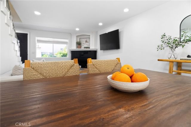 5275 Colodny Drive 4, Agoura Hills, CA 91301