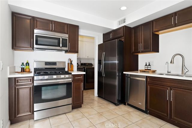 5275 Colodny Drive 4, Agoura Hills, CA 91301