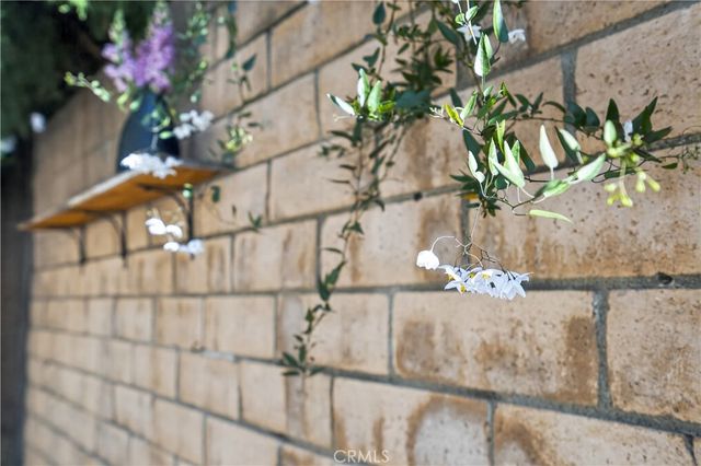 5275 Colodny Drive 4, Agoura Hills, CA 91301