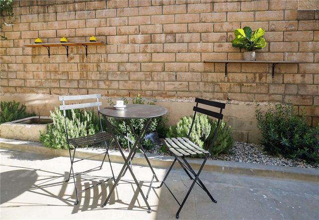 5275 Colodny Drive 4, Agoura Hills, CA 91301