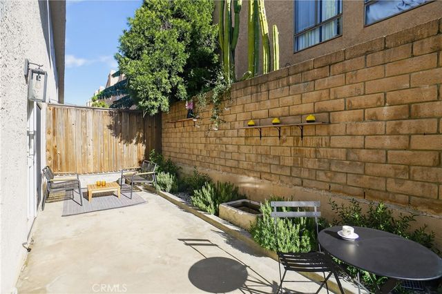 5275 Colodny Drive 4, Agoura Hills, CA 91301