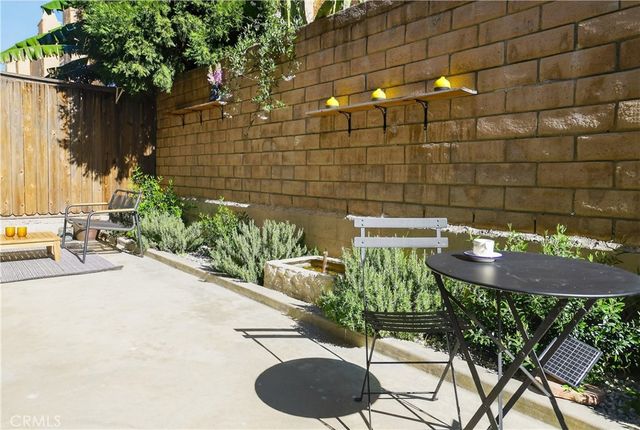 5275 Colodny Drive 4, Agoura Hills, CA 91301