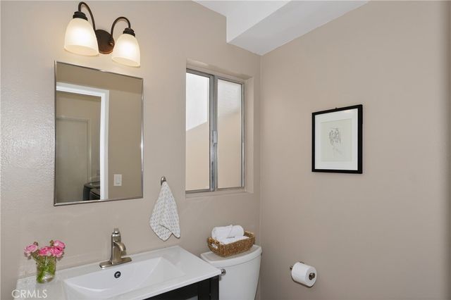 5275 Colodny Drive 4, Agoura Hills, CA 91301