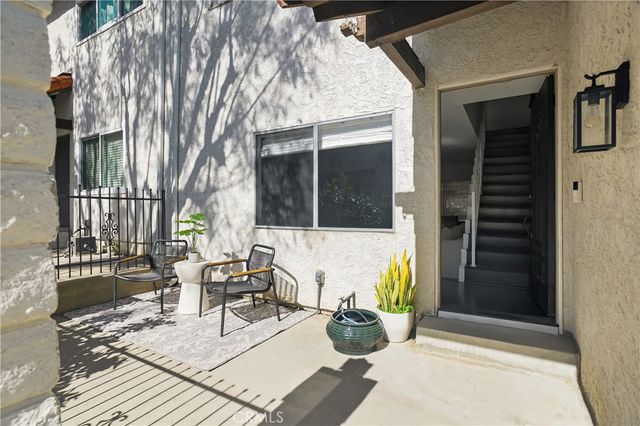 5275 Colodny Drive 4, Agoura Hills, CA 91301