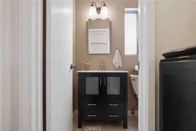 5275 Colodny Drive 4, Agoura Hills, CA 91301