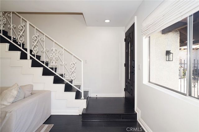 5275 Colodny Drive 4, Agoura Hills, CA 91301