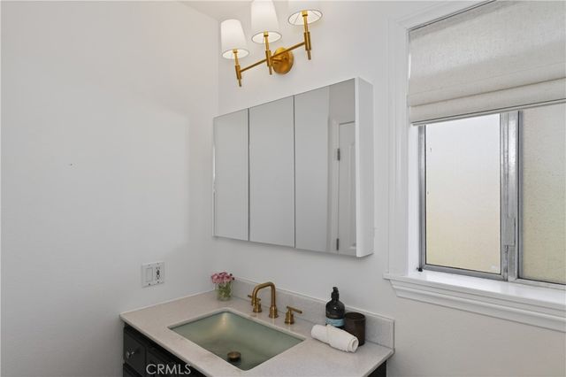 5275 Colodny Drive 4, Agoura Hills, CA 91301