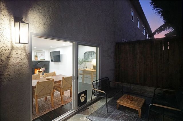 5275 Colodny Drive 4, Agoura Hills, CA 91301