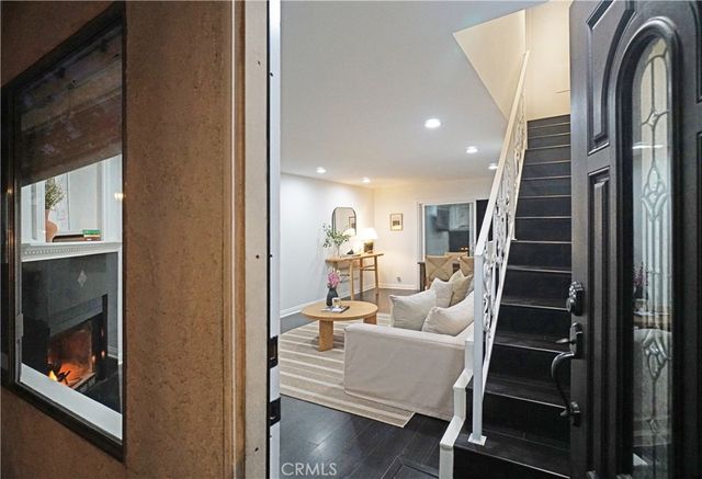 5275 Colodny Drive 4, Agoura Hills, CA 91301