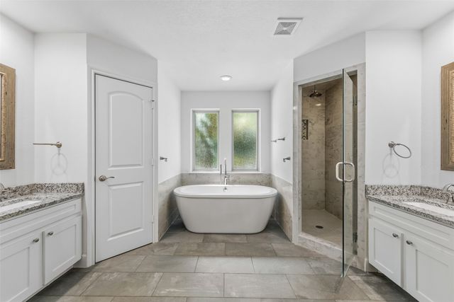 1404 Creekford Drive, Arlington, TX 76012