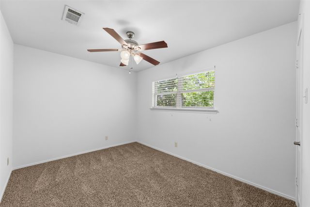 1404 Creekford Drive, Arlington, TX 76012