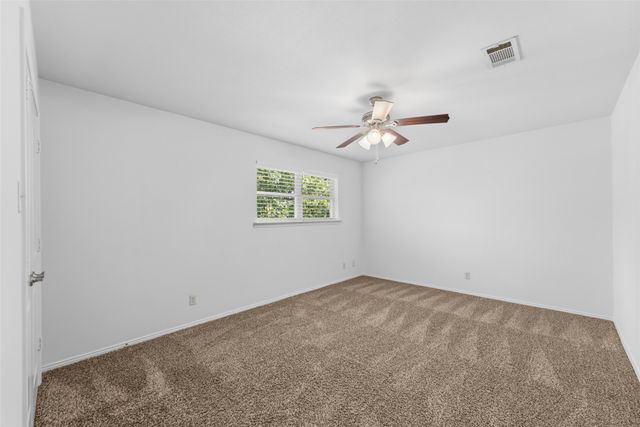 1404 Creekford Drive, Arlington, TX 76012