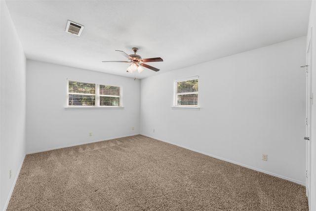 1404 Creekford Drive, Arlington, TX 76012