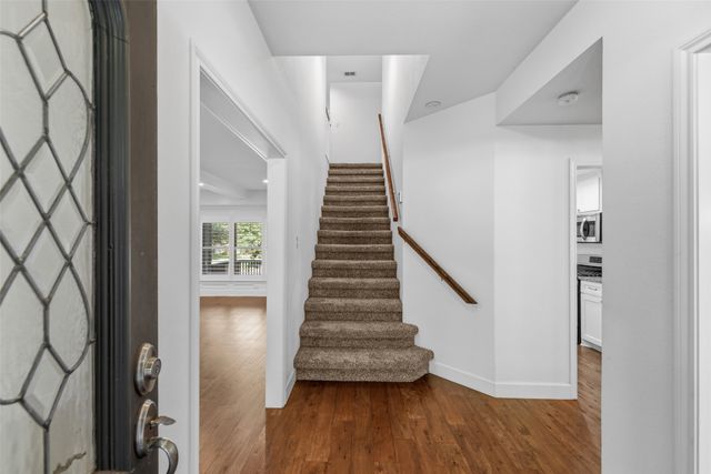 1404 Creekford Drive, Arlington, TX 76012