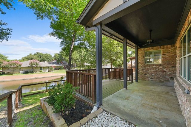 1404 Creekford Drive, Arlington, TX 76012