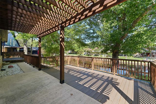 1404 Creekford Drive, Arlington, TX 76012