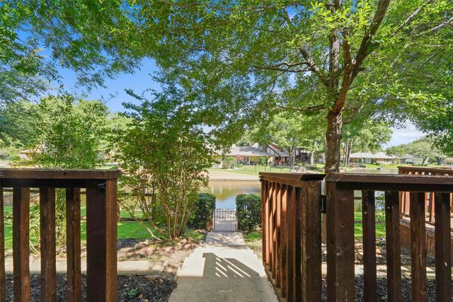 1404 Creekford Drive, Arlington, TX 76012
