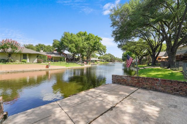 1404 Creekford Drive, Arlington, TX 76012
