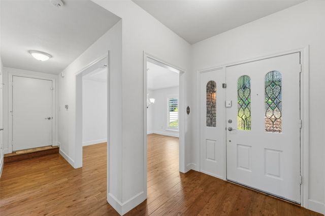 1404 Creekford Drive, Arlington, TX 76012