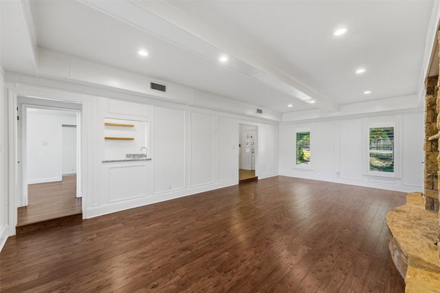 1404 Creekford Drive, Arlington, TX 76012