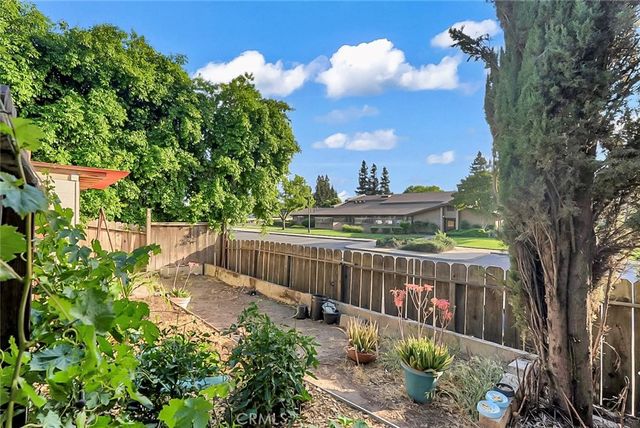1213 E A, Oakdale, CA 95361