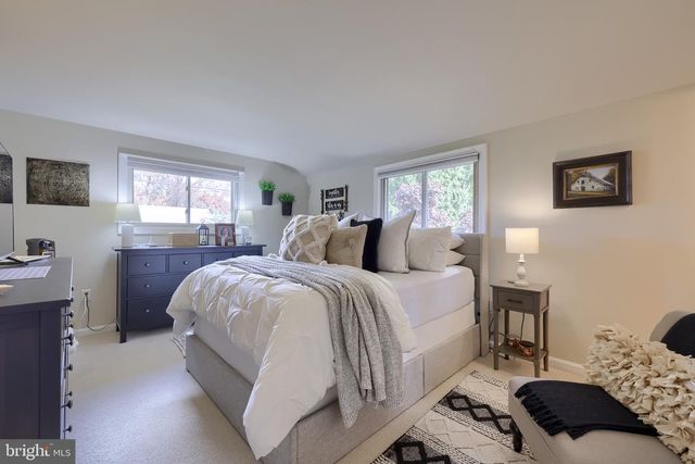 310 BLUFF VIEW DR, Lancaster, PA 17601