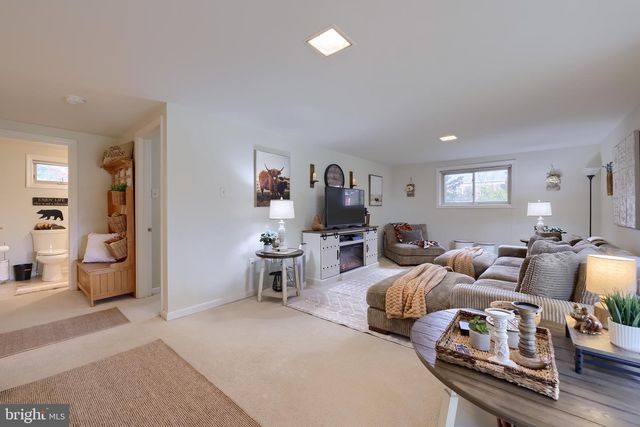 310 BLUFF VIEW DR, Lancaster, PA 17601