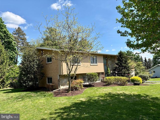 310 BLUFF VIEW DR, Lancaster, PA 17601