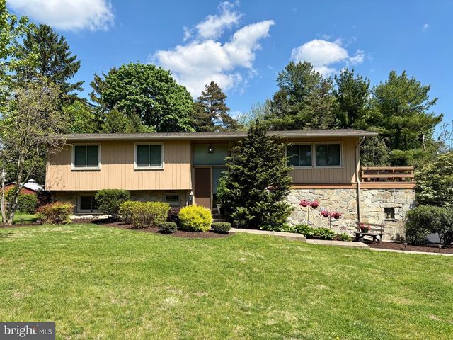 310 BLUFF VIEW DR, Lancaster, PA 17601