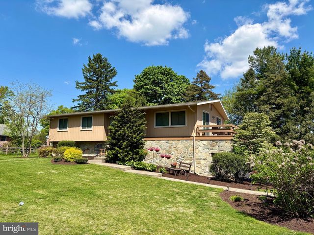 310 BLUFF VIEW DR, Lancaster, PA 17601