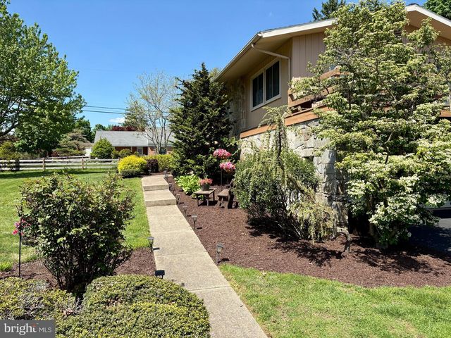 310 BLUFF VIEW DR, Lancaster, PA 17601