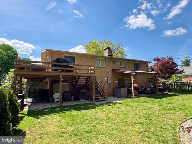 310 BLUFF VIEW DR, Lancaster, PA 17601