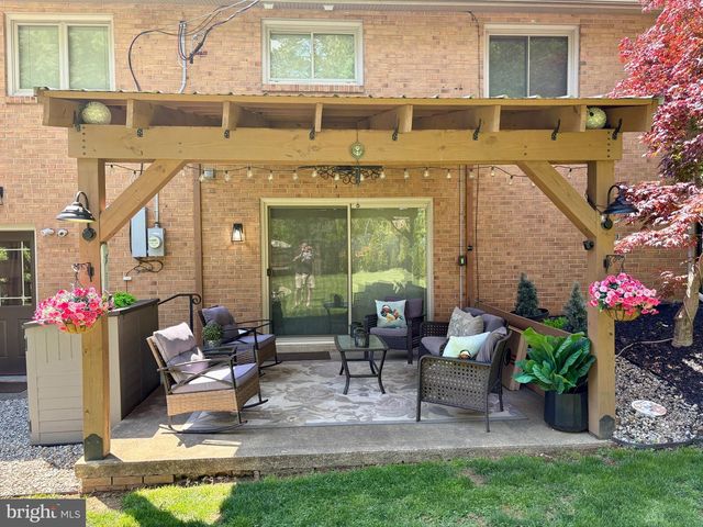 310 BLUFF VIEW DR, Lancaster, PA 17601