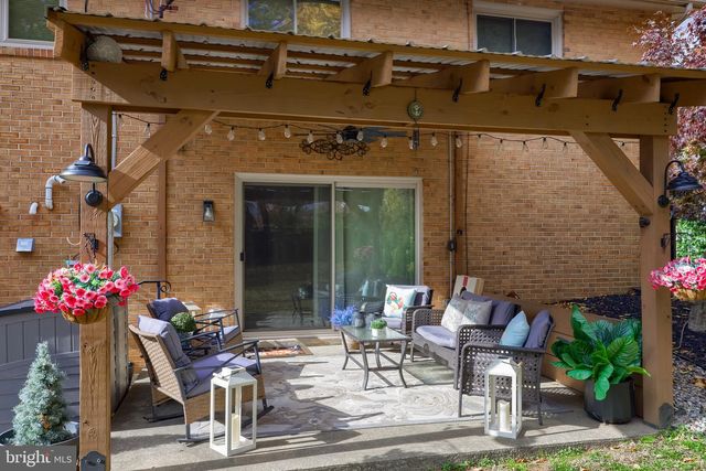 310 BLUFF VIEW DR, Lancaster, PA 17601