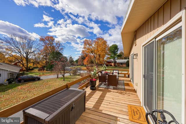 310 BLUFF VIEW DR, Lancaster, PA 17601